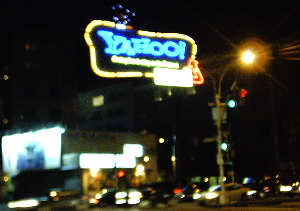 yahoo_sign_night (11k image)